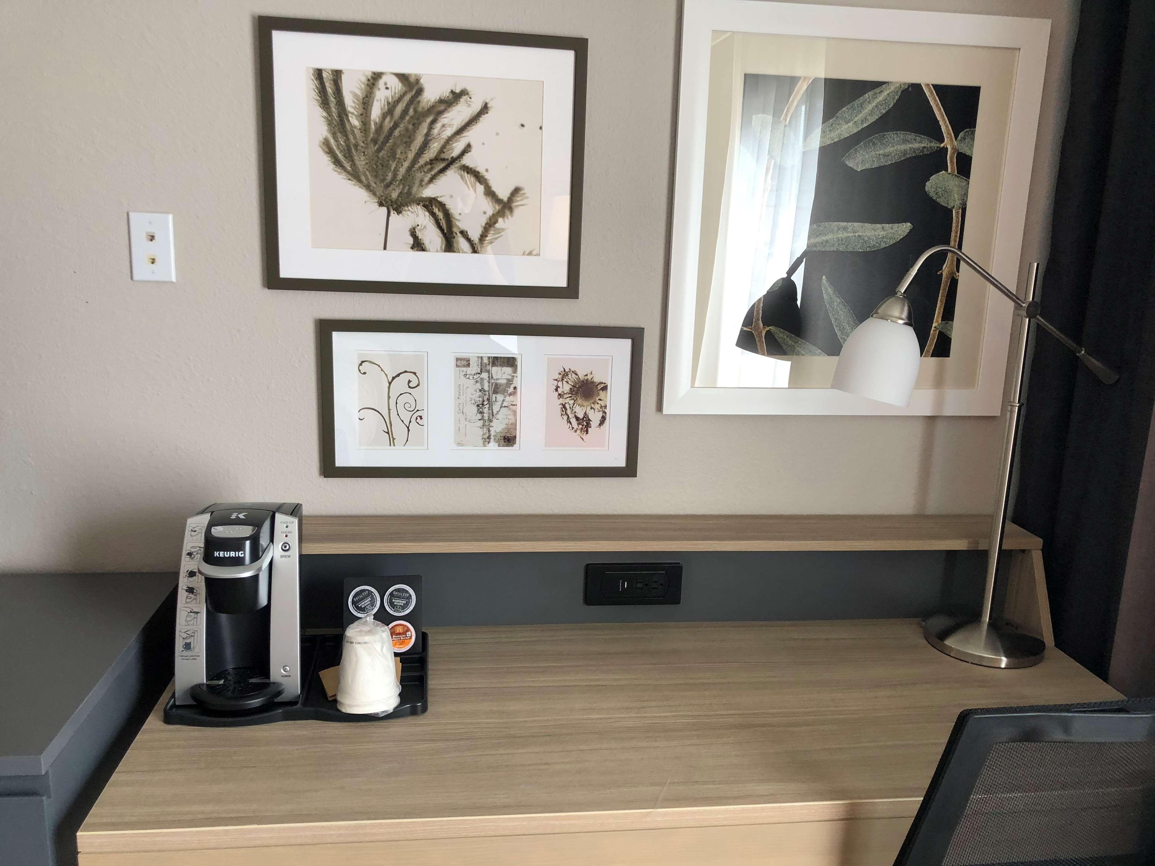 Country Inn & Suites By Radisson, Wichita East, Ks 外观 照片