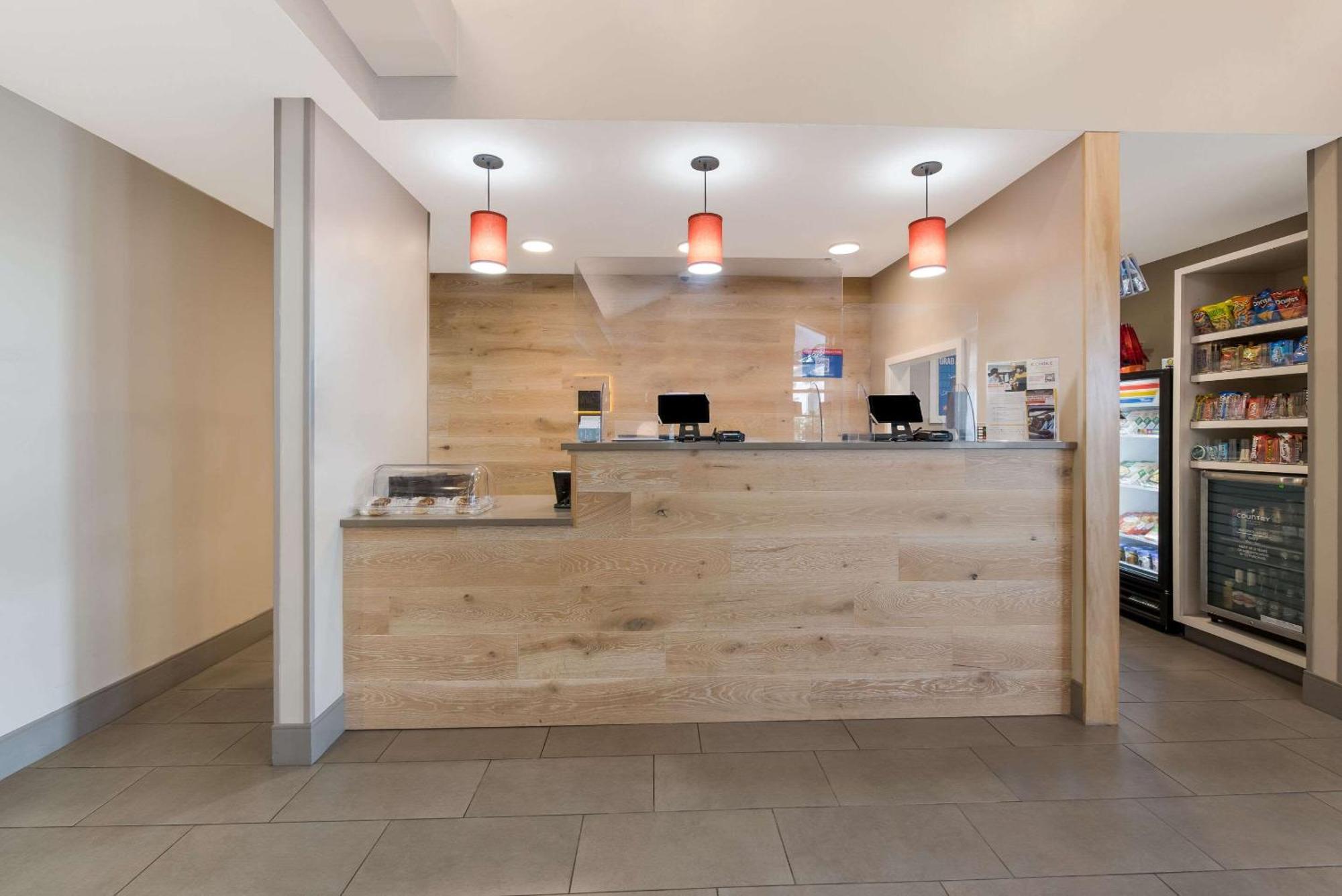 Country Inn & Suites By Radisson, Wichita East, Ks 外观 照片