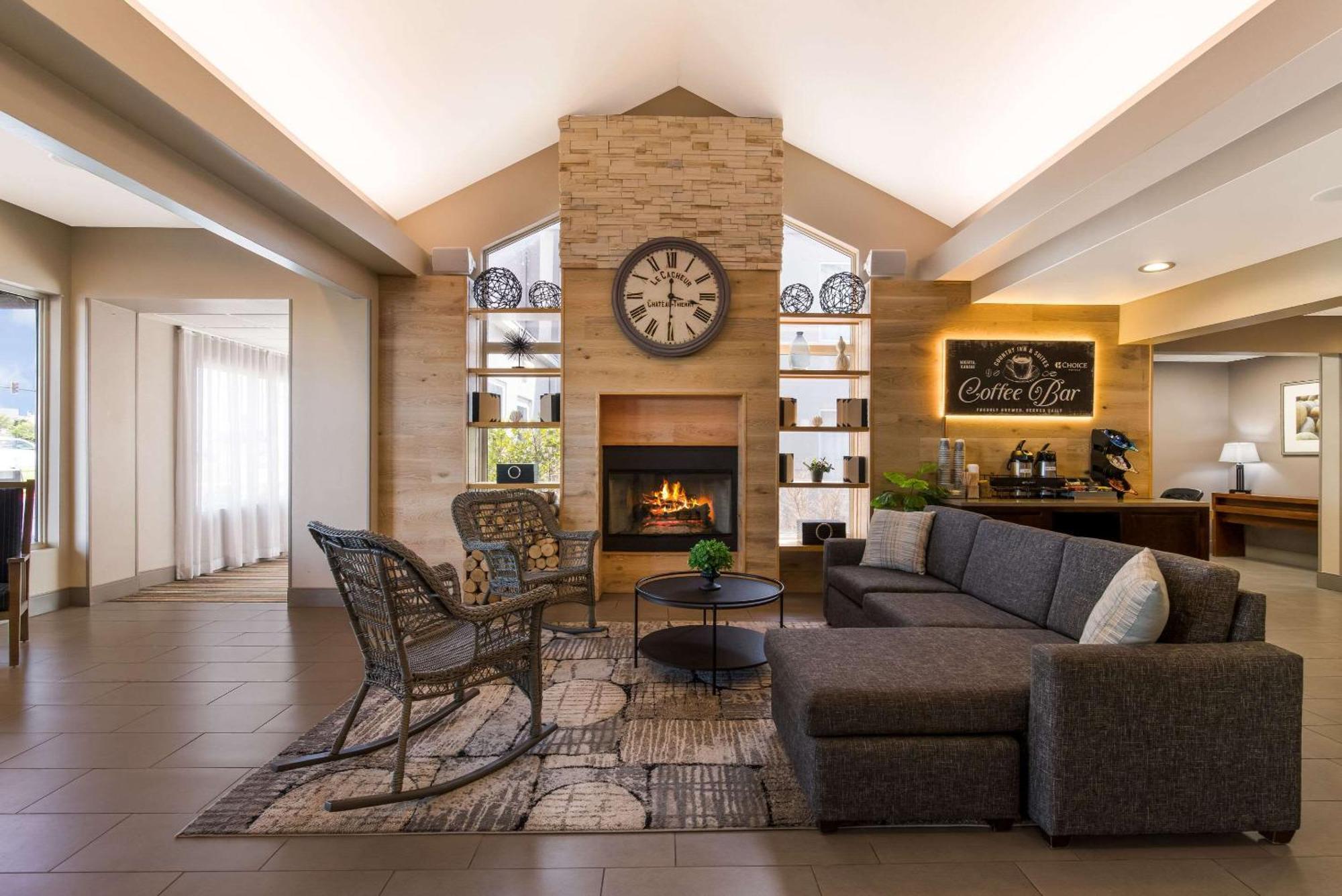 Country Inn & Suites By Radisson, Wichita East, Ks 外观 照片