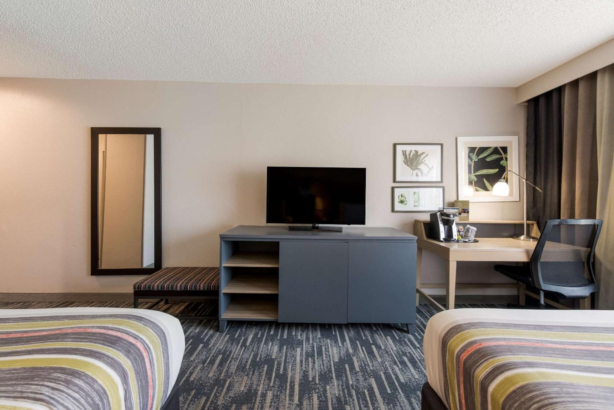 Country Inn & Suites By Radisson, Wichita East, Ks 外观 照片
