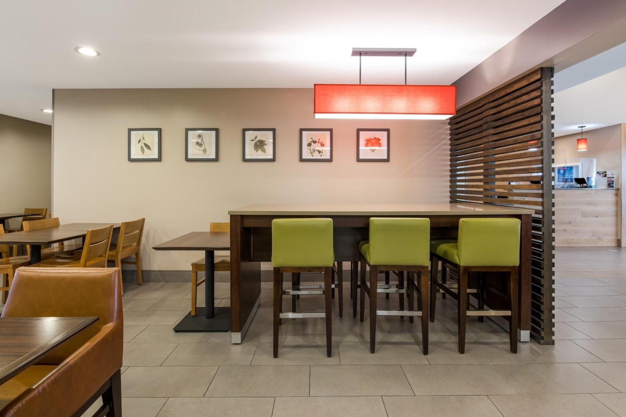 Country Inn & Suites By Radisson, Wichita East, Ks 外观 照片