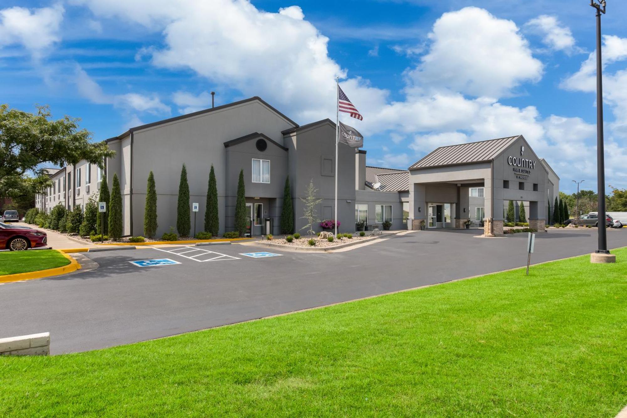 Country Inn & Suites By Radisson, Wichita East, Ks 外观 照片
