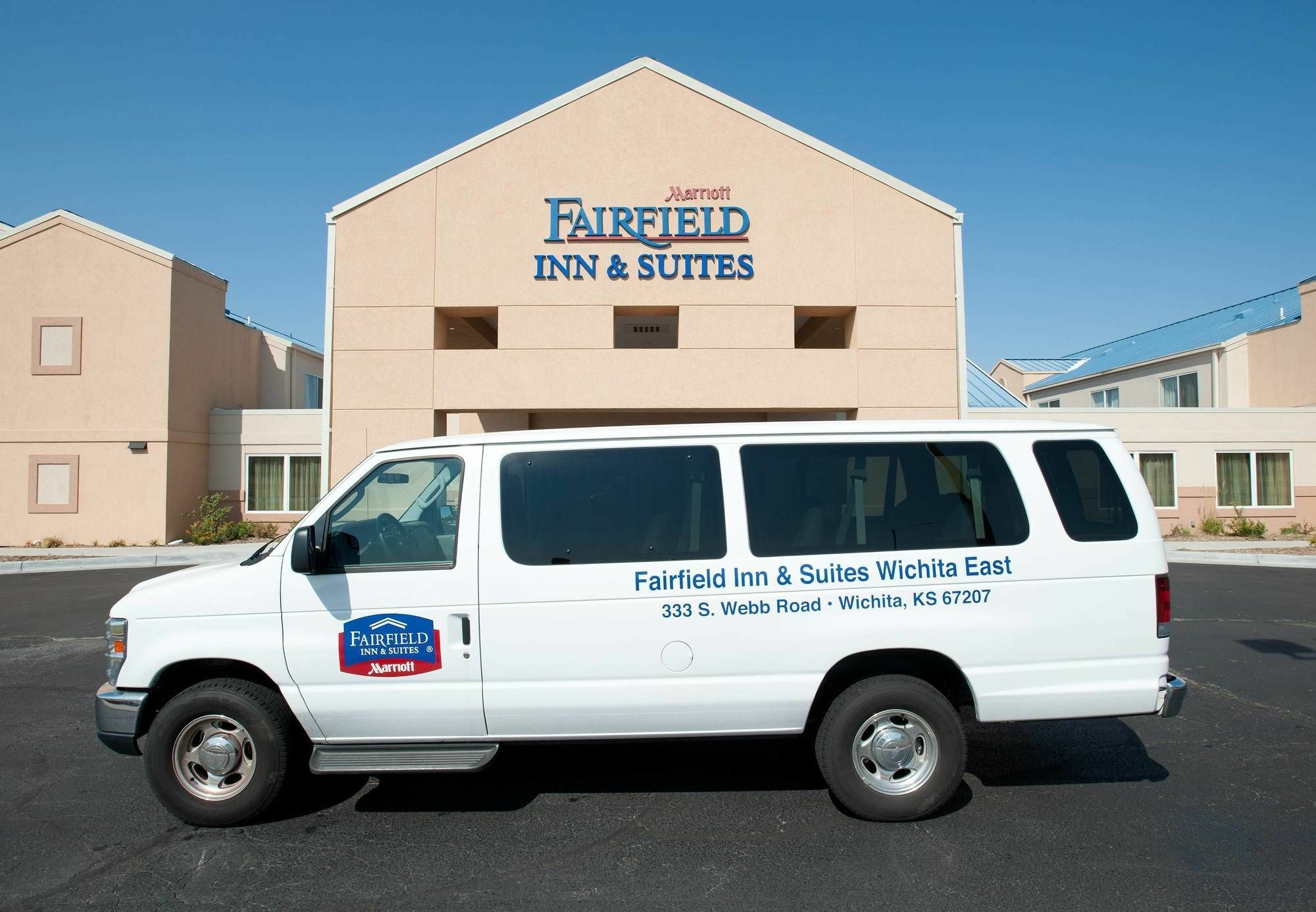 Country Inn & Suites By Radisson, Wichita East, Ks 外观 照片